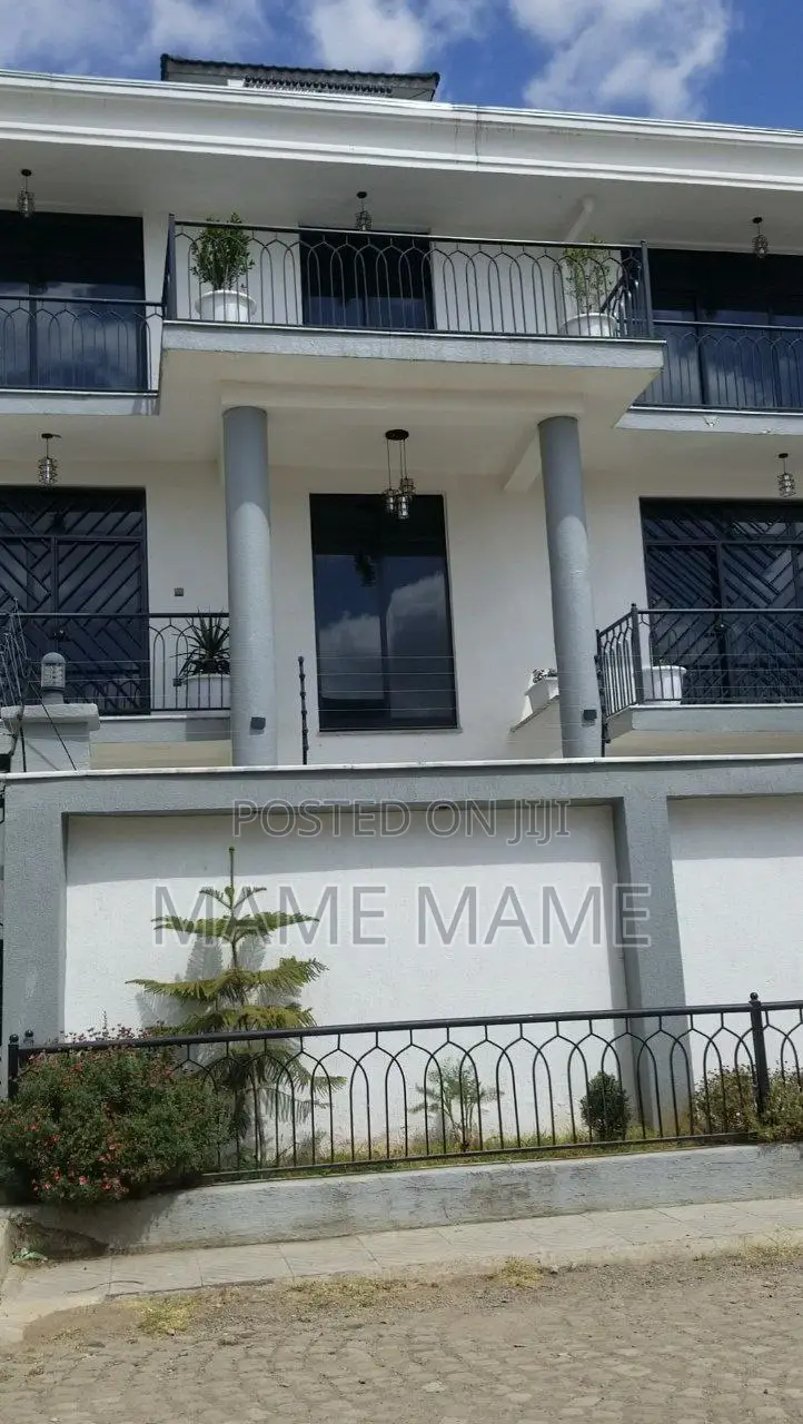 7bdrm House in Addis Abeba, Bole for sale