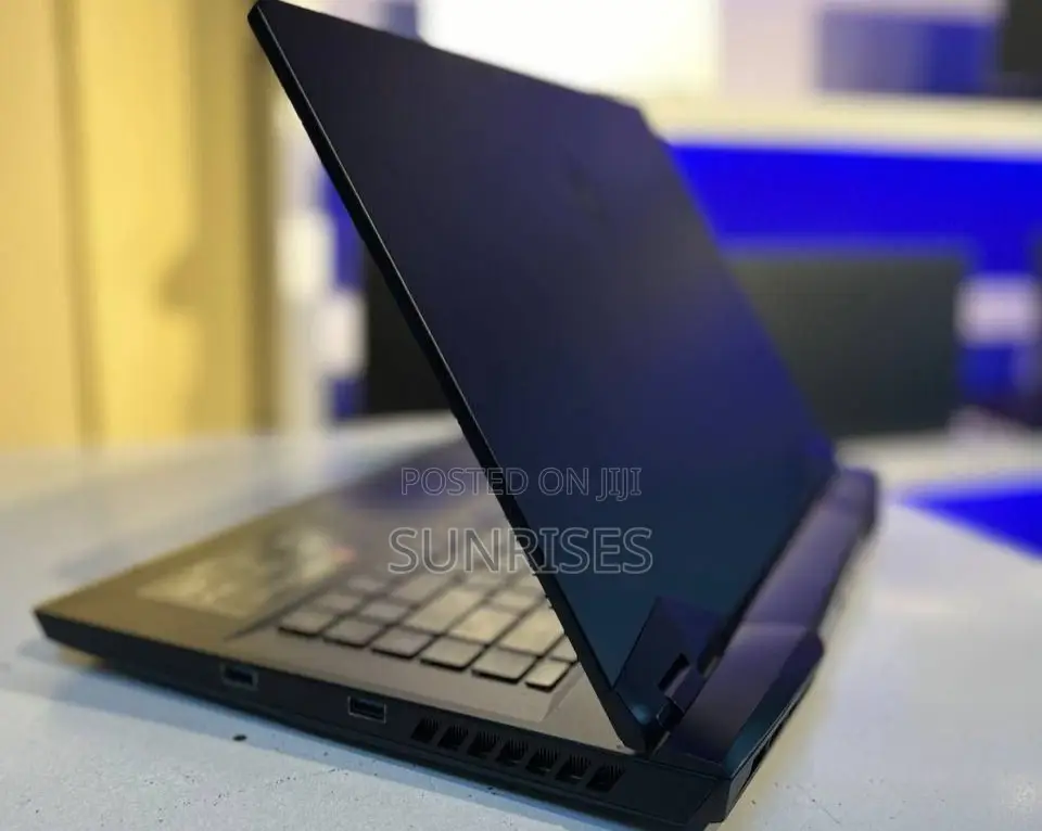 New Laptop MSI GP75 Leopard 16GB Intel Core I7 SSD 1T