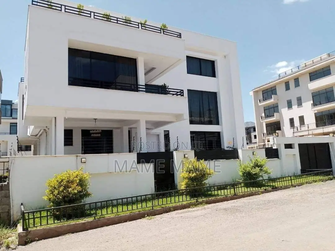 9bdrm House in Addis Abeba, Bole for sale