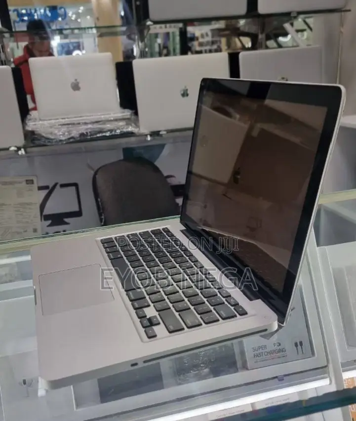 New Laptop Apple MacBook Pro 2012 8GB Intel Core I5 SSD 256GB