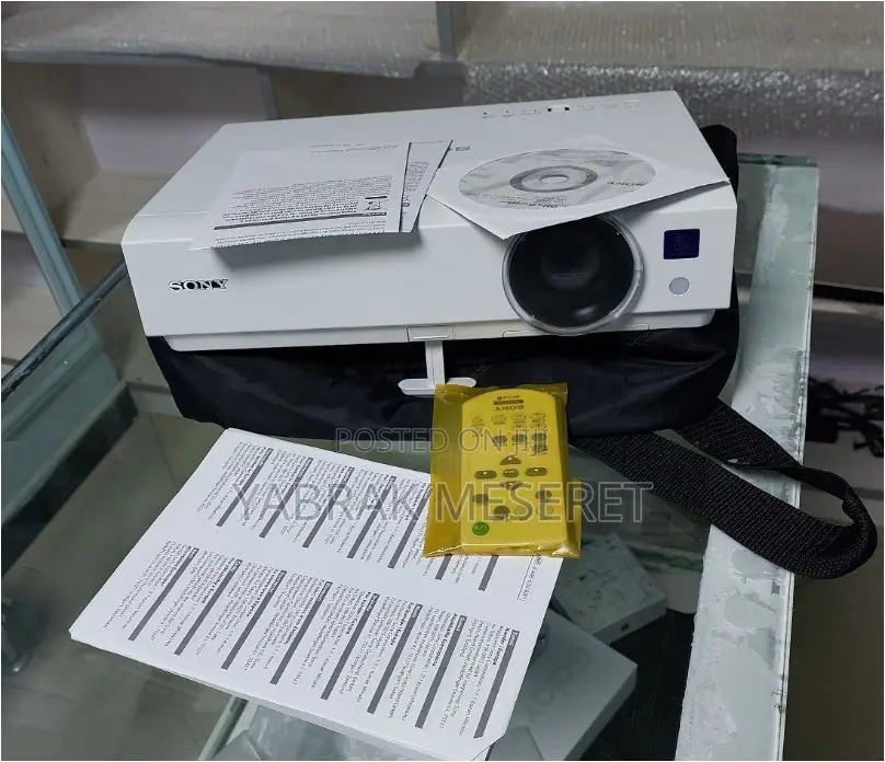 High Quality SONY Dx 102 Projector