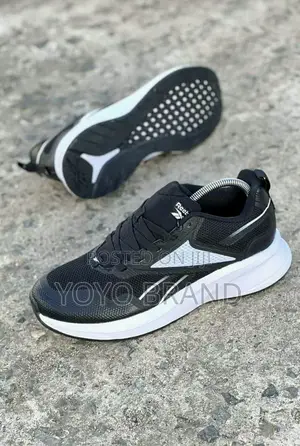 Reebok Fashion Sneer