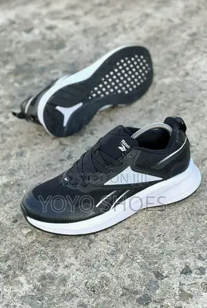 Reebok Fashion Sneer