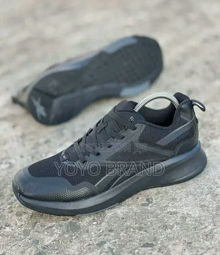 Reebok Fashion Sneer