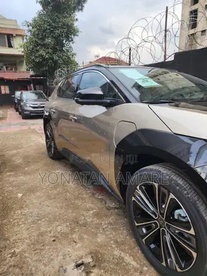New Toyota bZ4X 2024 Gold