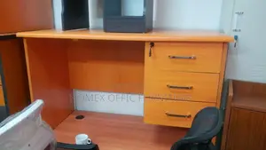 Secreterial and Staff Office Desk የቢሮ ጸሃፊ እና ሰራተኛ ደስክ