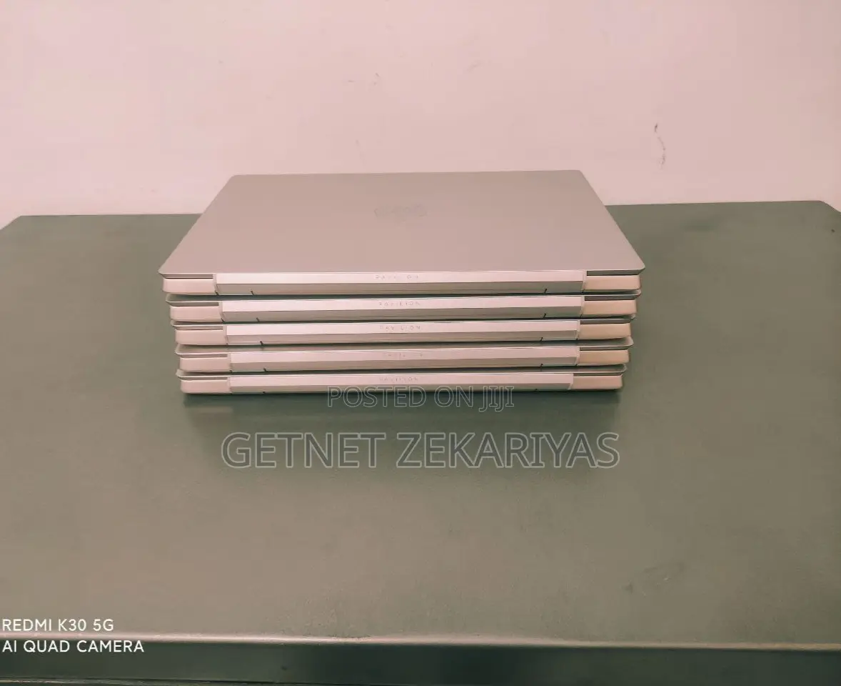 New Laptop HP Pavilion 15 8GB Intel Core I5 SSD 128GB