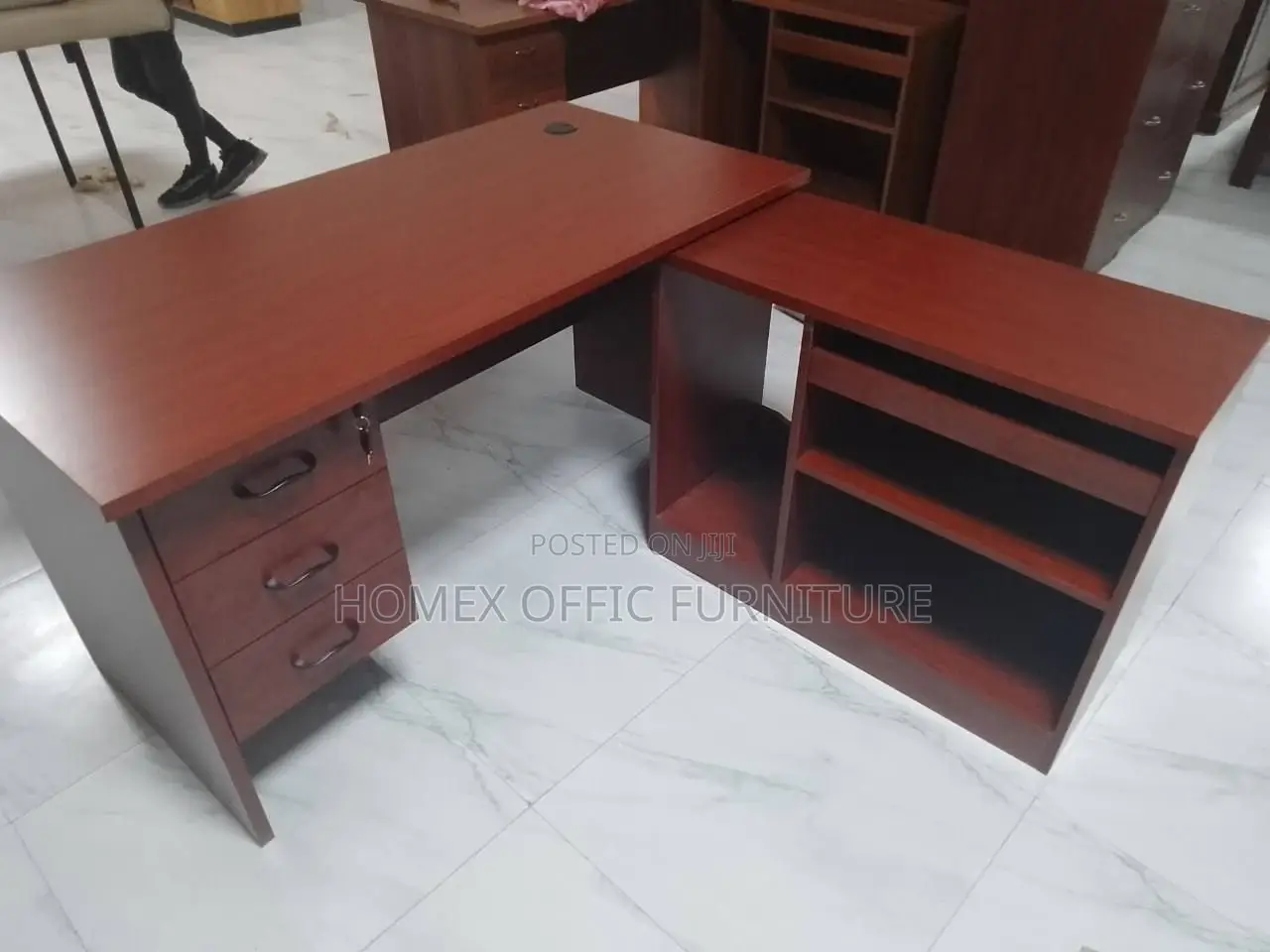 Office Secretarial and Staff Desk የሴክረተሪ ኦና ስታፍ ዴስክ