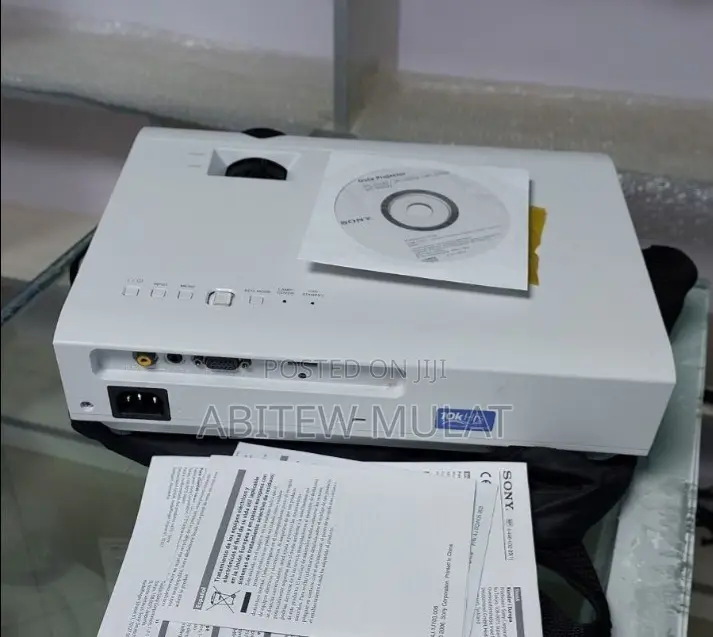 HIGH QUALITY SONY Dx 102 PROJECTOR Brand New Sony