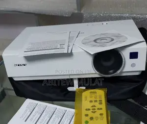 HIGH QUALITY SONY Dx 102 PROJECTOR Brand New Sony