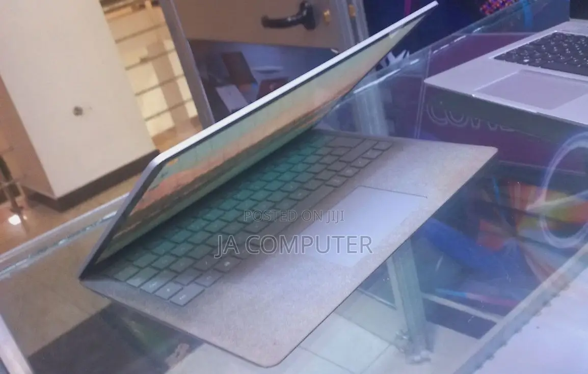 New Laptop Microsoft Surface 16GB Intel Core I7 SSD 512GB