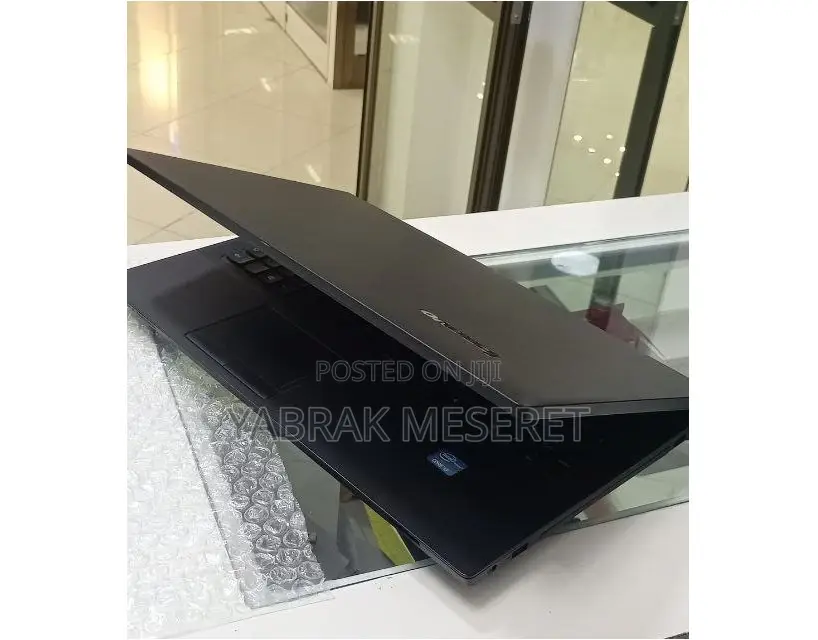 New Laptop Lenovo 8GB Intel Core I3 HDD 1T