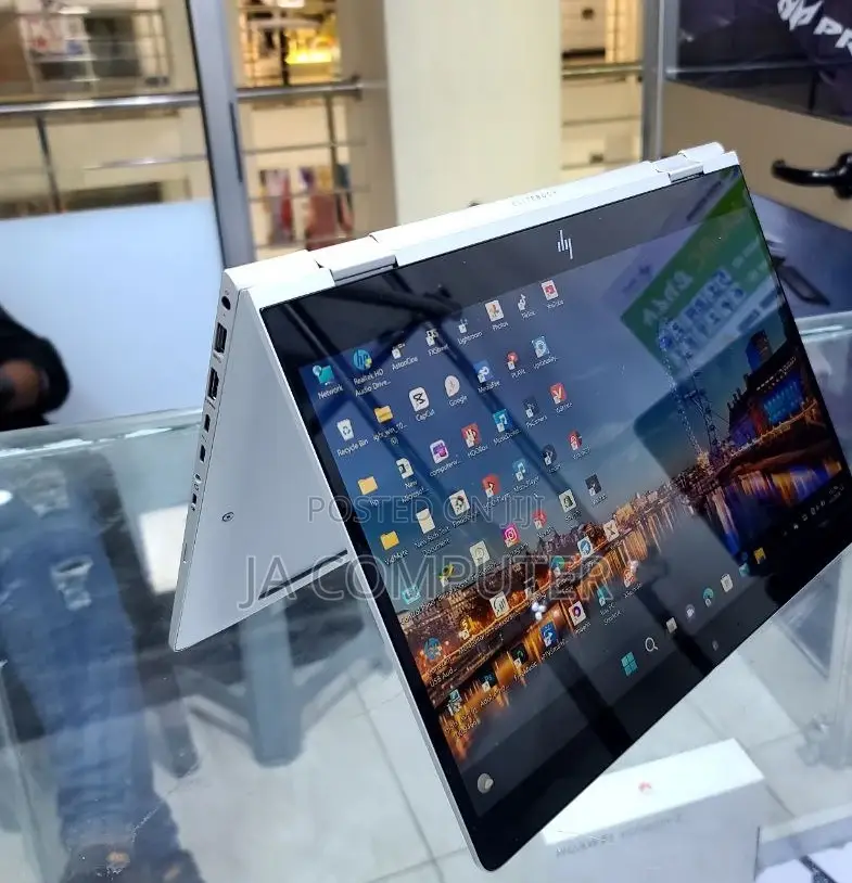 New Laptop HP EliteBook 830 16GB Intel Core I5 SSD 512GB