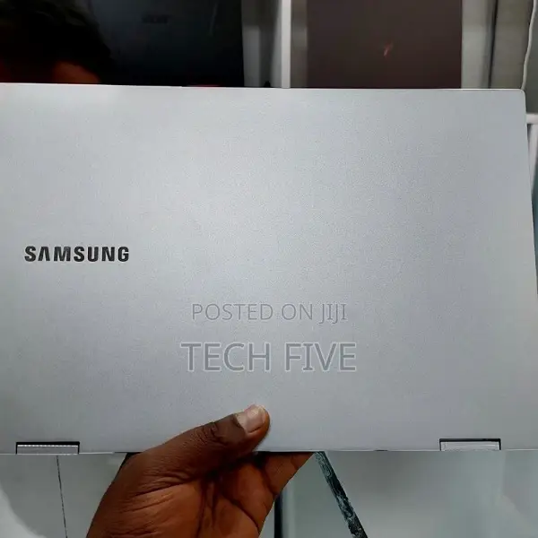 New Samsung Galaxy Book3 Pro 360 16" 16GB Intel Core i5 SSD 512GB