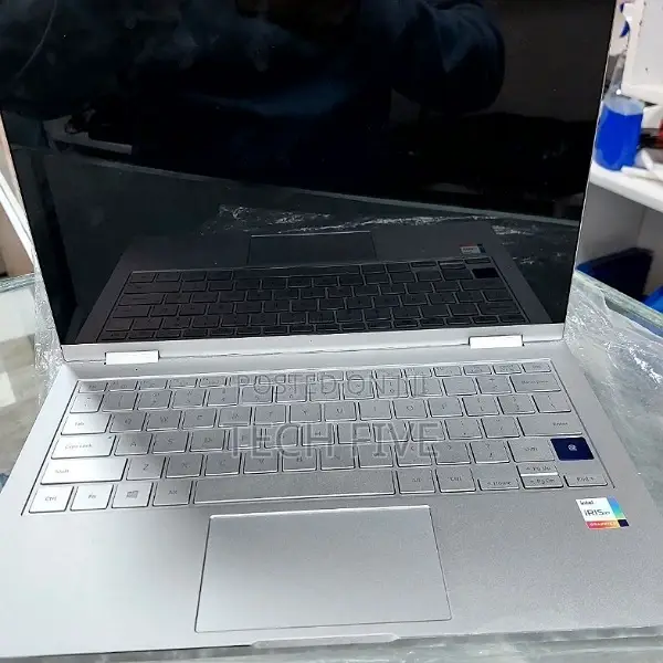 New Samsung Galaxy Book3 Pro 360 16" 16GB Intel Core i5 SSD 512GB