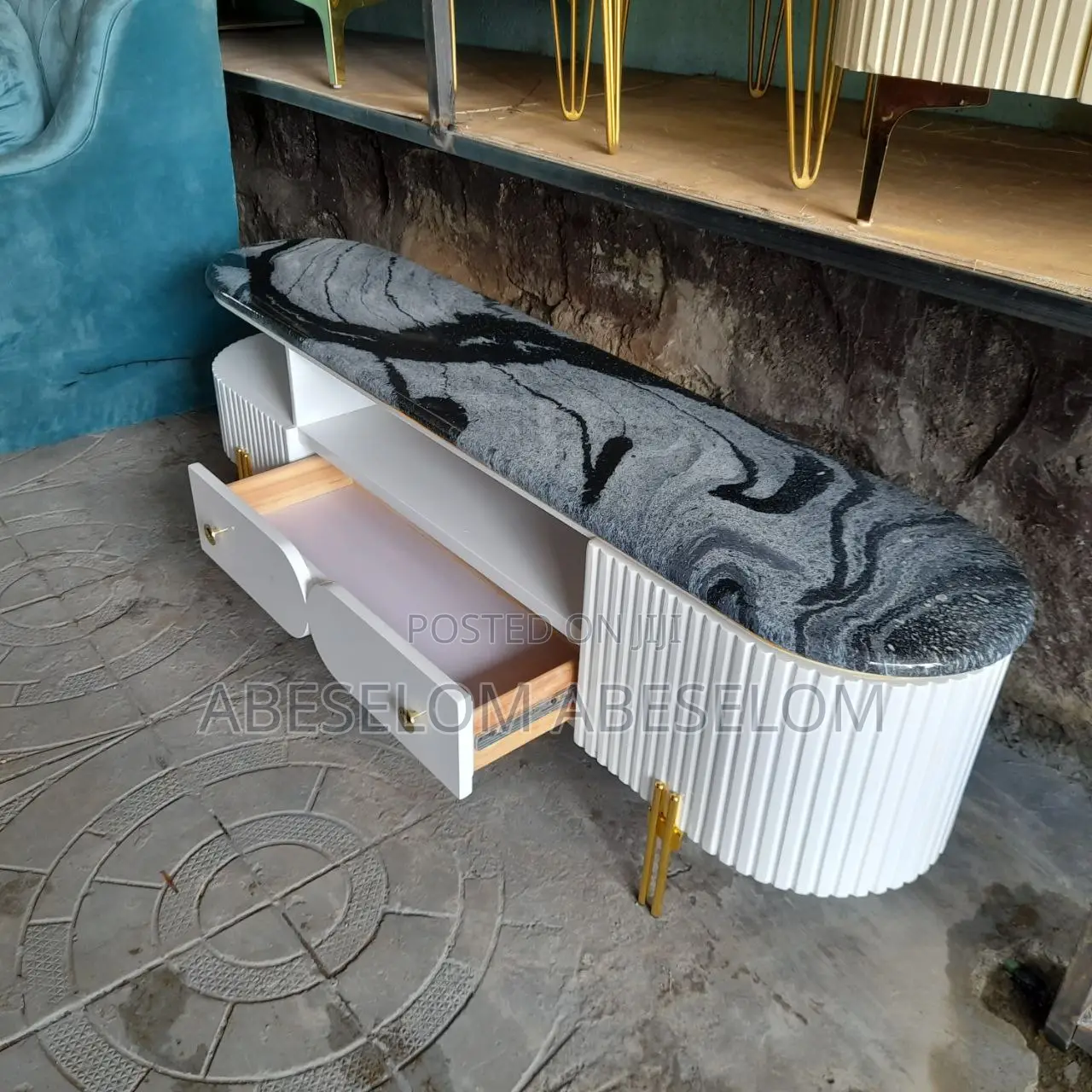 1,50 Cm በኢፖክሲ የተሰሩ ቲቪ እስታንድ