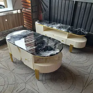 ቲቪ እስታንድ እና ጠረጴዛ