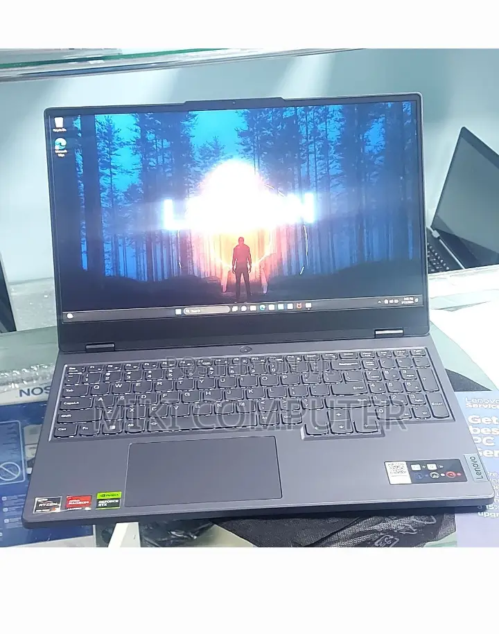 New Laptop Lenovo Legion 5 16GB AMD Ryzen 7 SSD 512GB