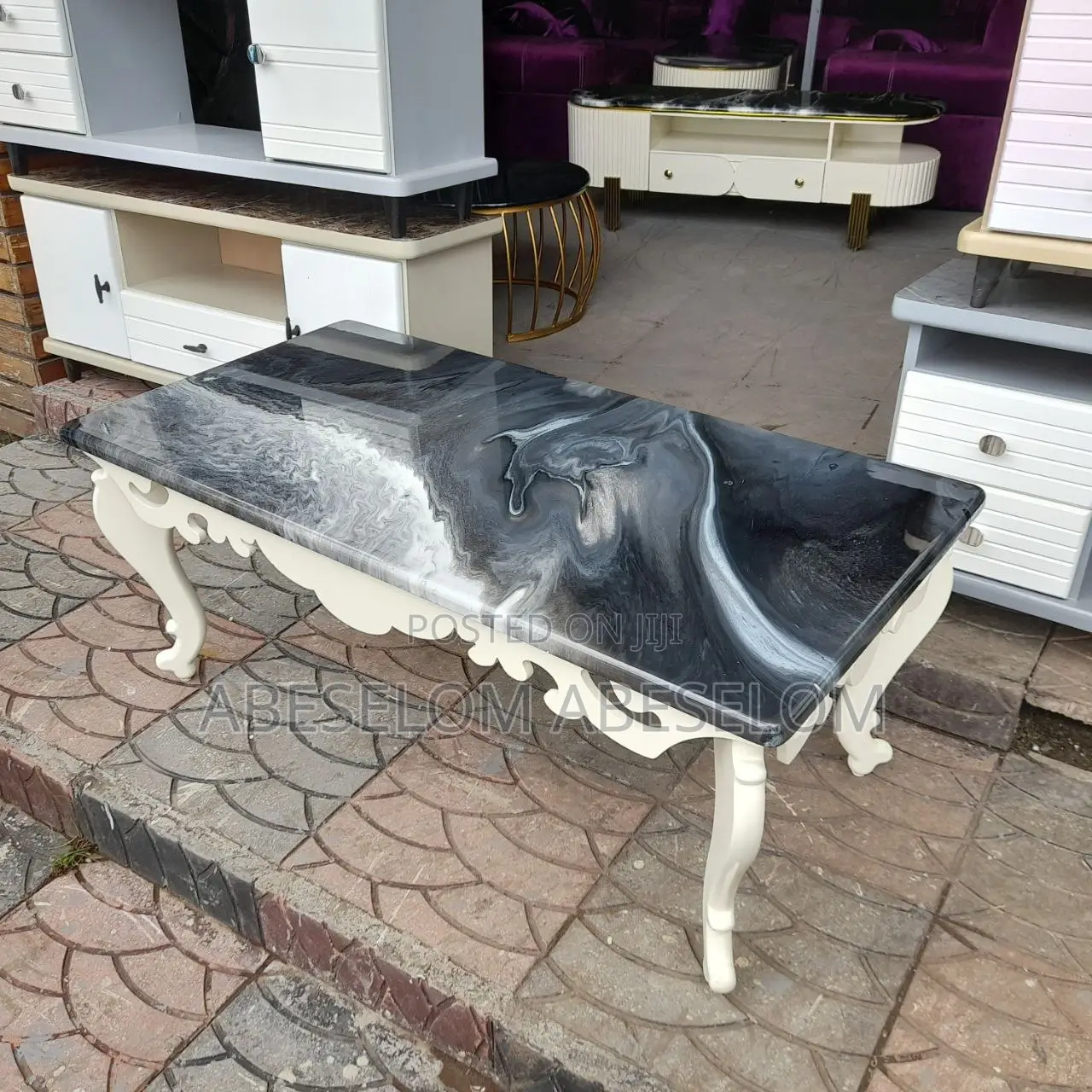 በኢፖክሲ የተሰሩ የሶፋ ጠረጴዛ