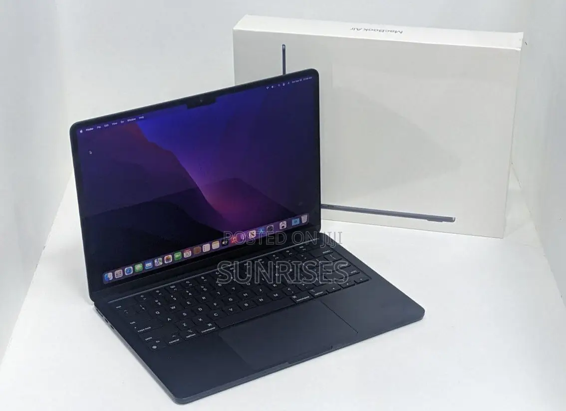 New Laptop Apple MacBook Air 2022 M2 8GB Apple M2 SSD 256GB