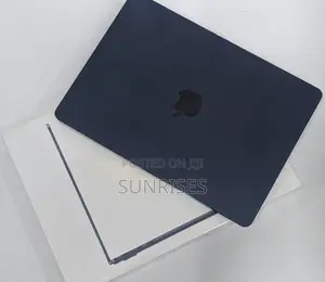 New Laptop Apple MacBook Air 2022 M2 8GB Apple M2 SSD 256GB