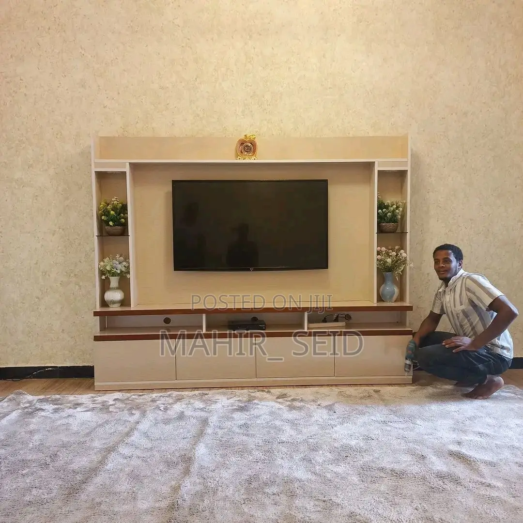 ለበዓሉ የሚሆኑ ውብ እና ማራኪ ቲቪ ስታንዶች