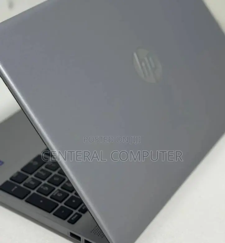 New Laptop HP 250 G8 16GB Intel Core I7 SSD 512GB