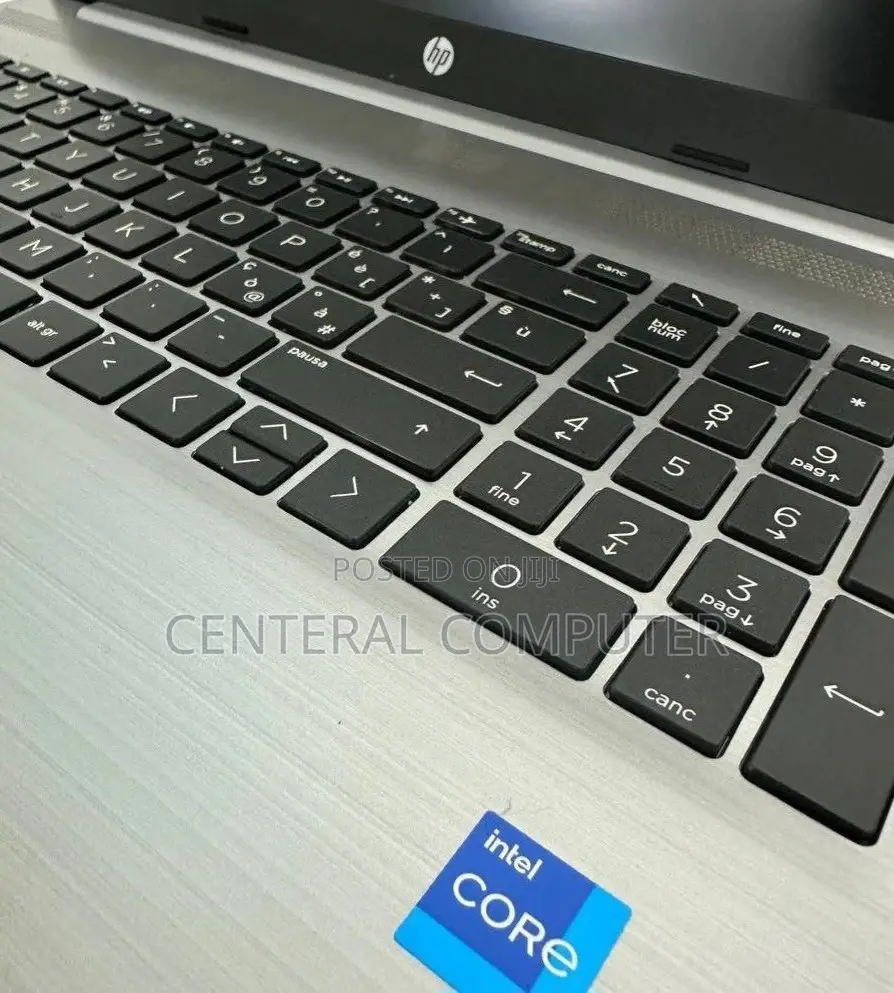 New Laptop HP 250 G8 16GB Intel Core I7 SSD 512GB