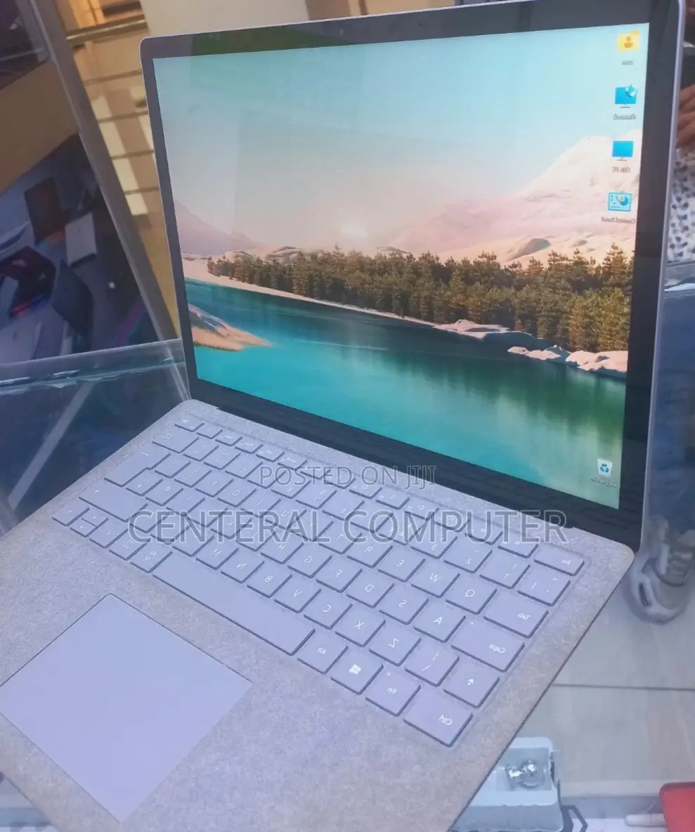 New Laptop Microsoft Surface 16GB Intel Core i7 SSD 512GB