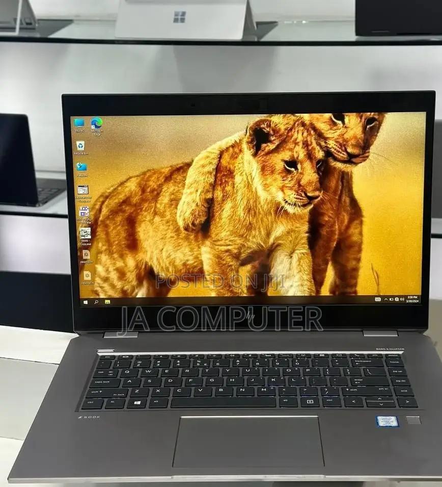 New Laptop HP ZBook Studio G5 16GB Intel Core I5 SSD 512GB