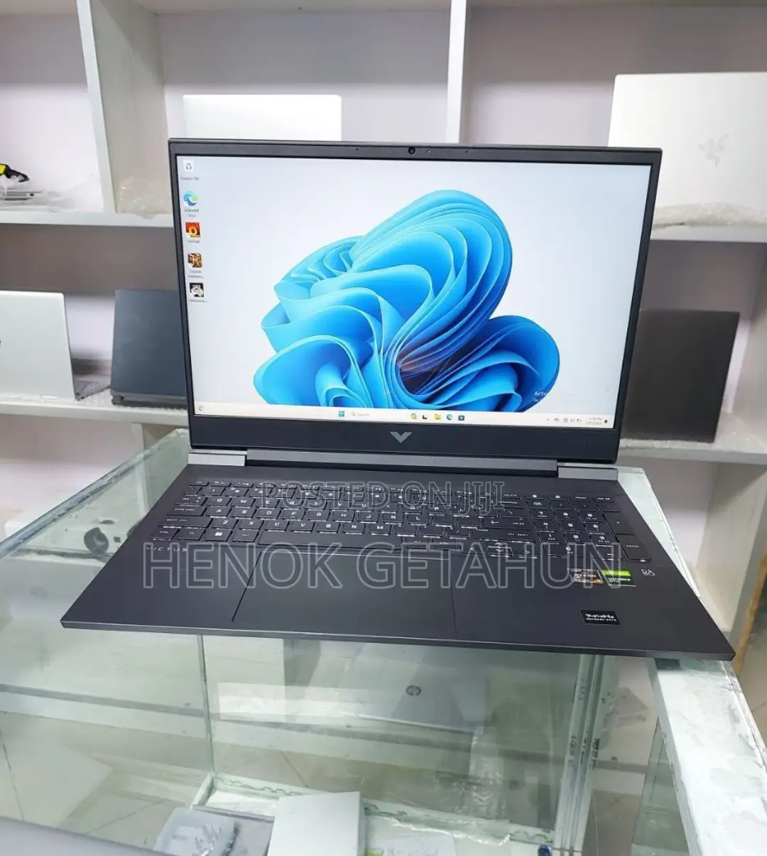 New Laptop HP Victus 16 8GB AMD Ryzen 7 SSD 1T