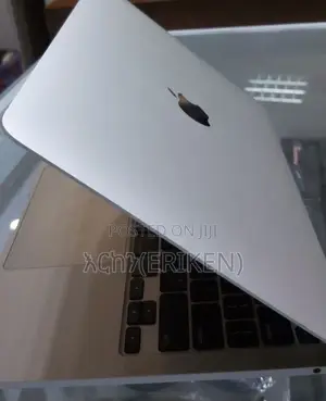 New Laptop Apple MacBook Pro 2020 8GB Intel Core I5 SSD 256GB