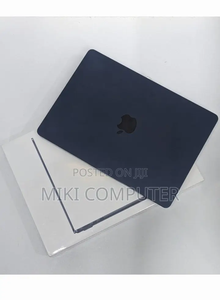 New Laptop Apple MacBook Air 2022 M2 8GB Intel SSD 256GB