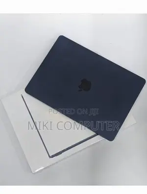 New Laptop Apple MacBook Air 2022 M2 8GB Intel SSD 256GB