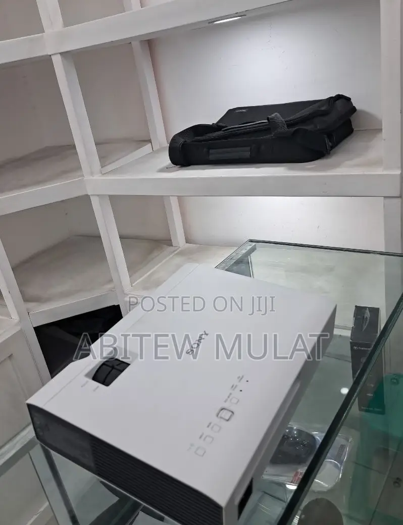 ISONY PROJECTOR With Accessory Model Name VPL-DX100