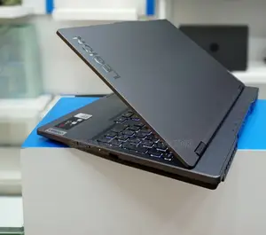 New Laptop Lenovo Legion 5 8GB AMD Ryzen 7 SSD 512GB