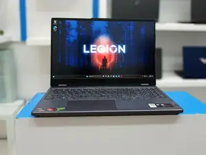 New Laptop Lenovo Legion 5 8GB AMD Ryzen 7 SSD 512GB