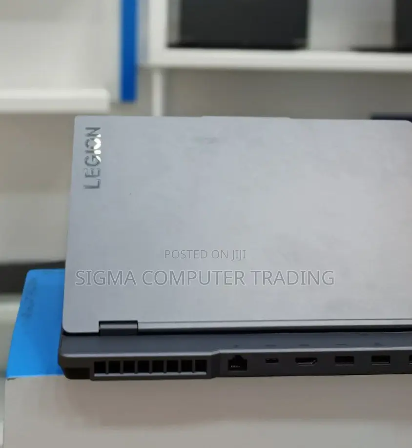 New Laptop Lenovo Legion 5 8GB AMD Ryzen 7 SSD 512GB