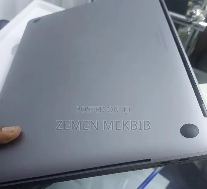 New Laptop Apple MacBook 16GB Intel Core I7 SSD 256GB