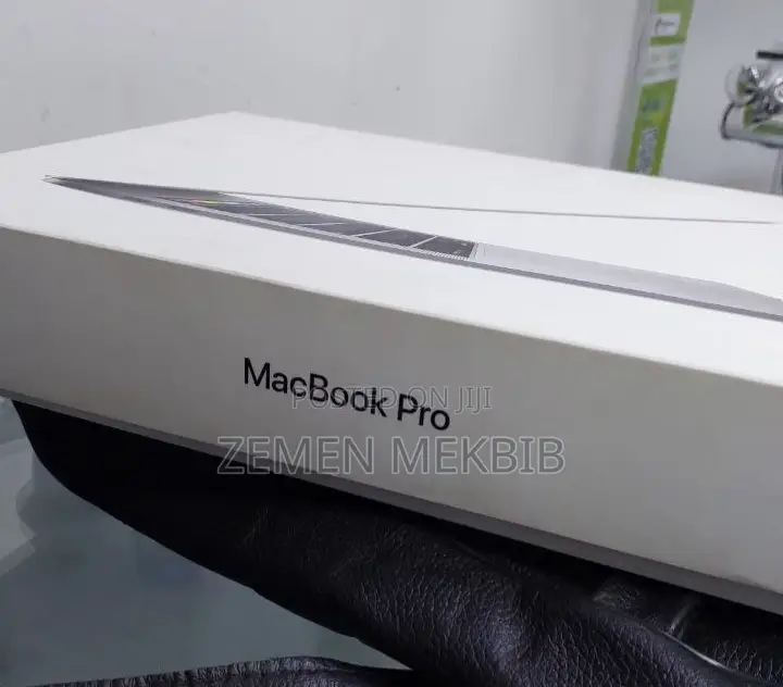 New Laptop Apple MacBook 16GB Intel Core I7 SSD 256GB