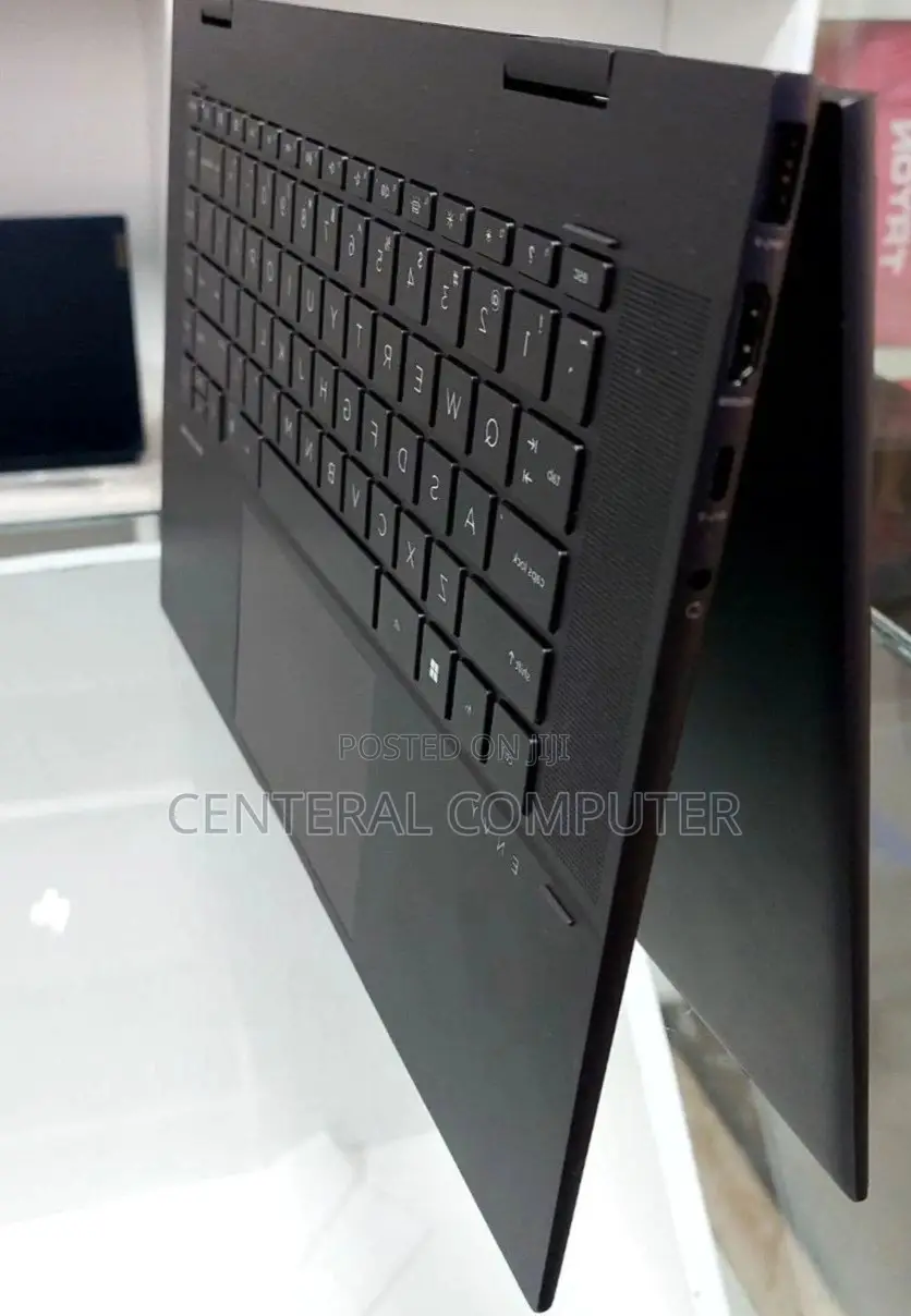 New Laptop HP Spectre X360 18GB AMD Ryzen 5 SSD 512GB