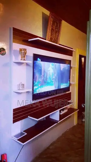 ውብ እናማራኪ ቲቪ ስታንድ