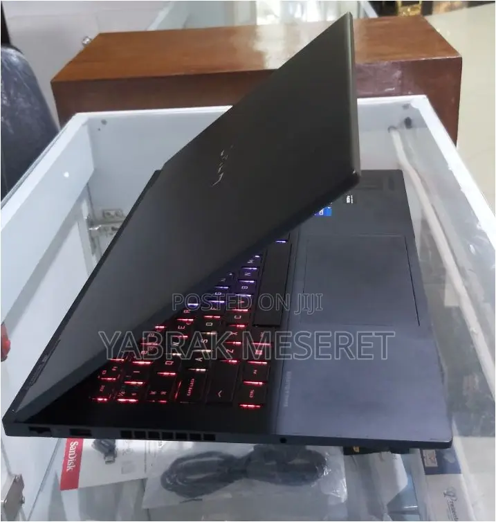 New Laptop HP Omen 17 16GB Intel Core I7 SSD 1T