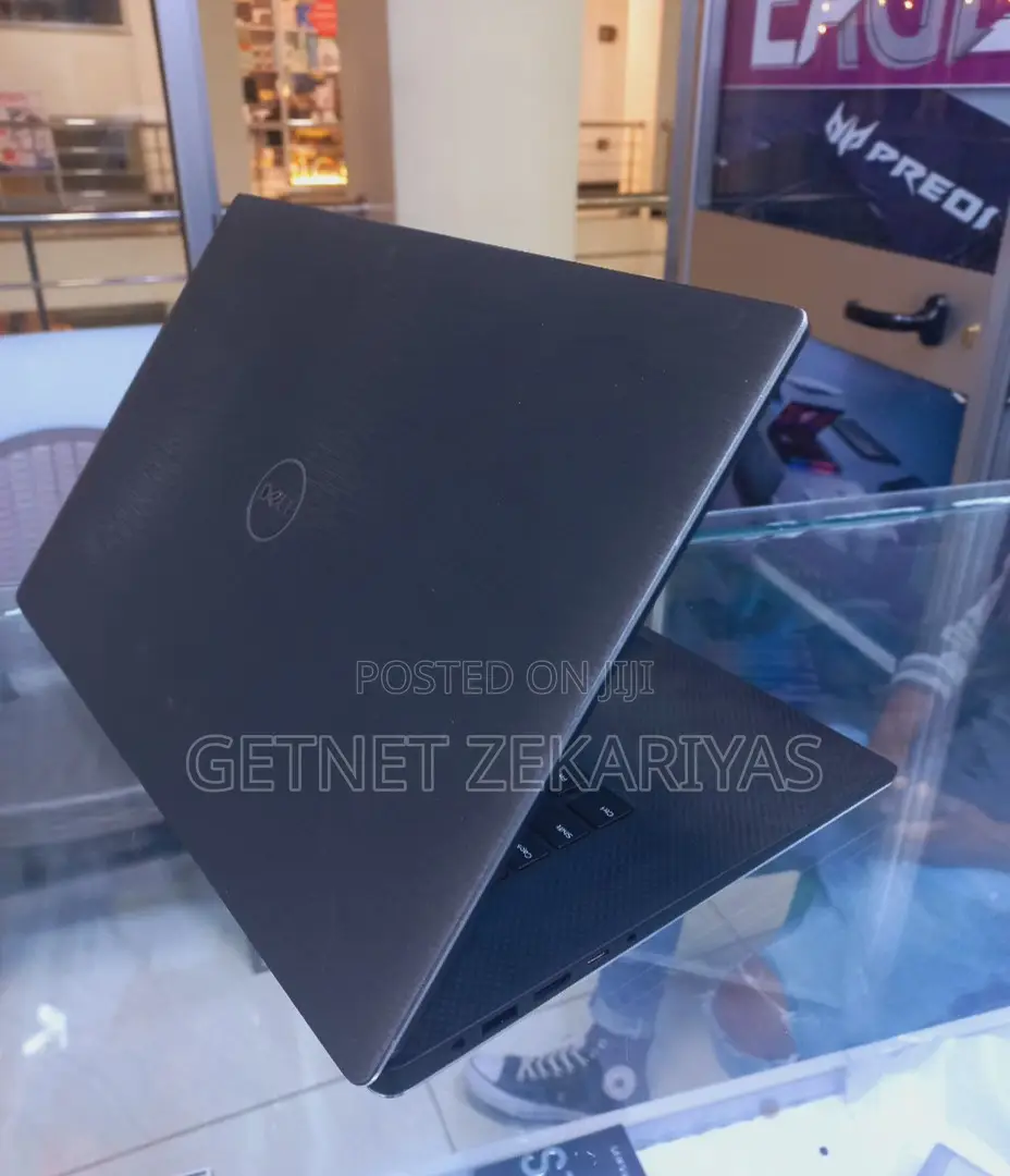 New Laptop Dell Precision 15 5520 32GB Intel Core I9 SSD 512GB