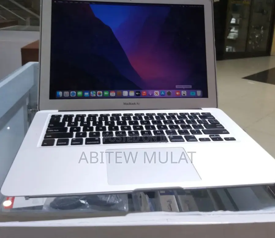 New Laptop Apple MacBook Air 2015 4GB Intel Core I5 SSD 128GB