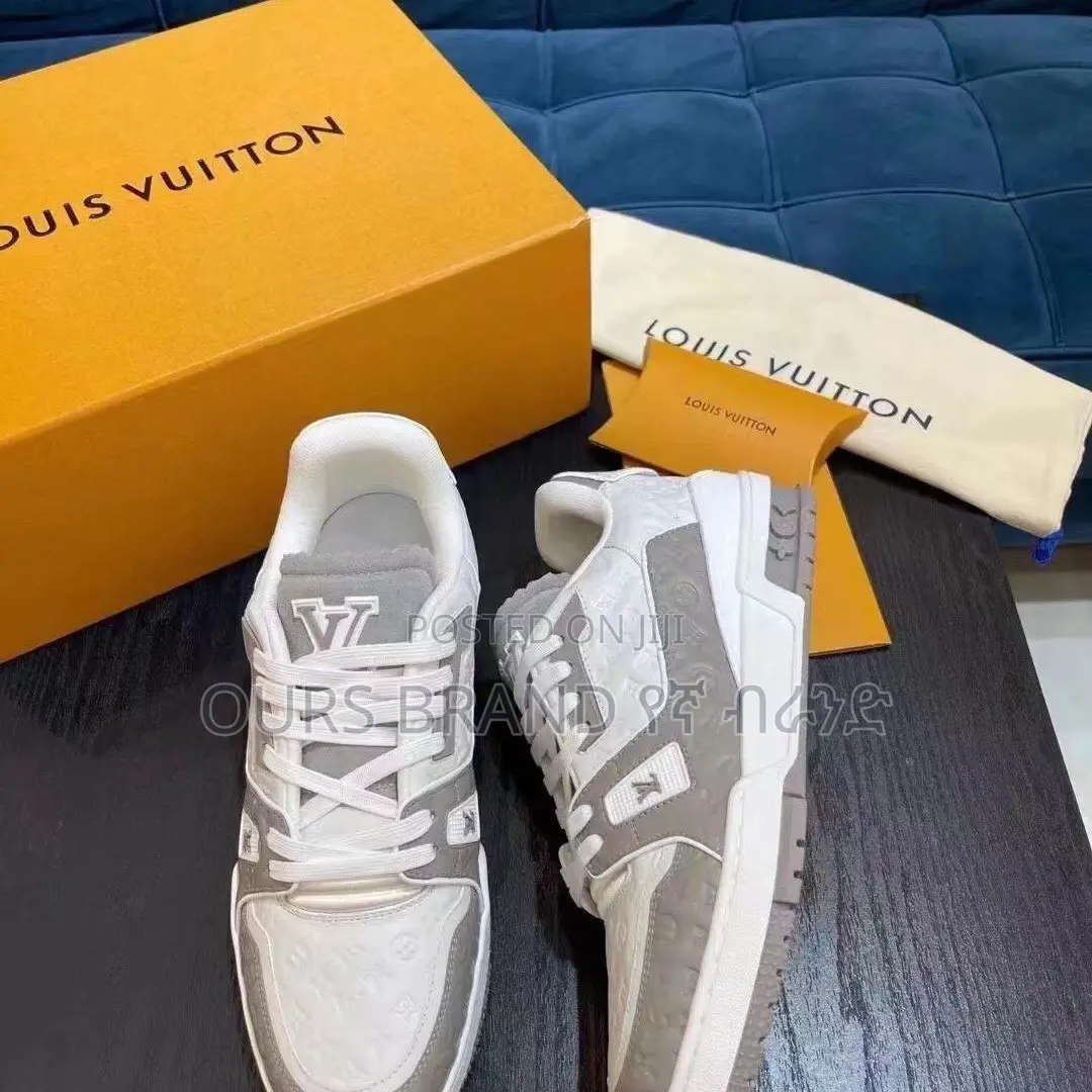 High Master Quality Louis Vuitton Trainer's Low Cut Sneaker