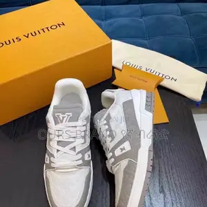 High Master Quality Louis Vuitton Trainer's Low Cut Sneaker