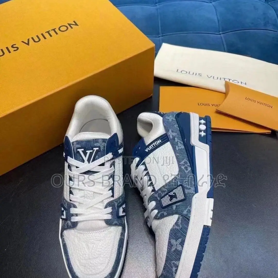 High Master Quality Louis Vuitton Trainer's Low Cut Sneaker