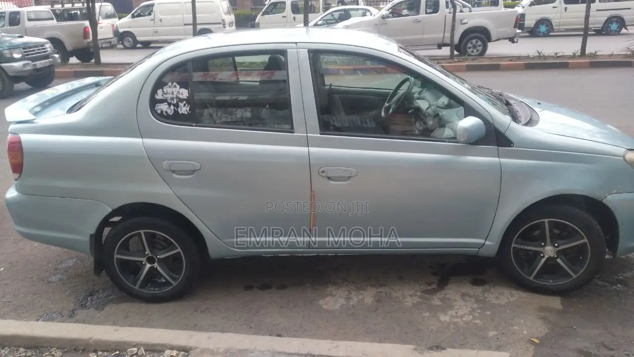 Toyota Platz 2004 Blue
