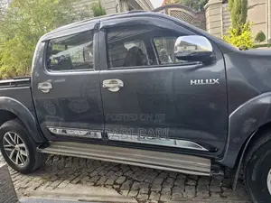 Toyota Hilux 2015 Gray